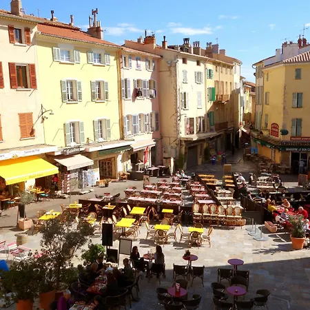 Hyeboug Pour 4 Personnes Dans Avec Piscine Situe Sur Le Port D'hyeres Apartamento Hyères