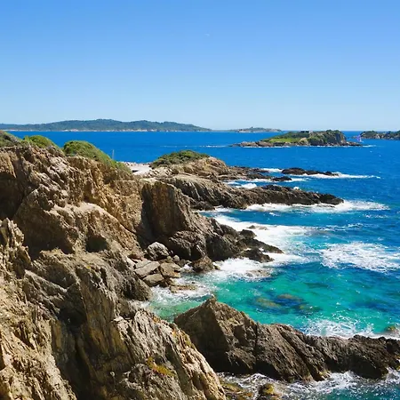Hyeboug Pour 4 Personnes Dans Avec Piscine Situe Sur Le Port D'hyeres 公寓 耶尔